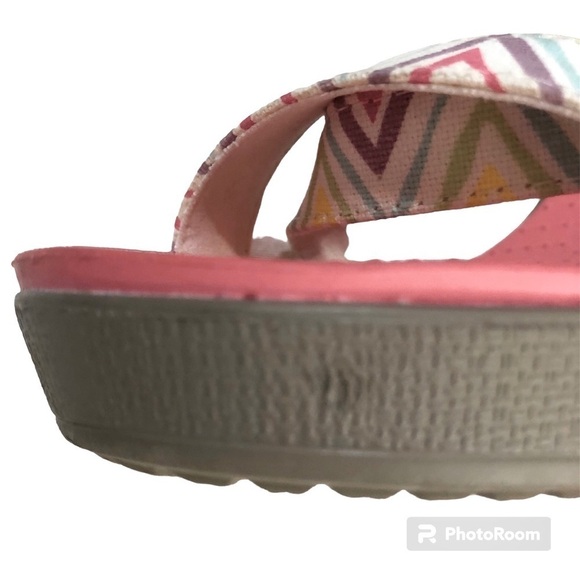 Crocs Leigh Fabric Multicolor Geometric Ankle Strap Platform Wedge Sandal Size 9 - Picture 9 of 13